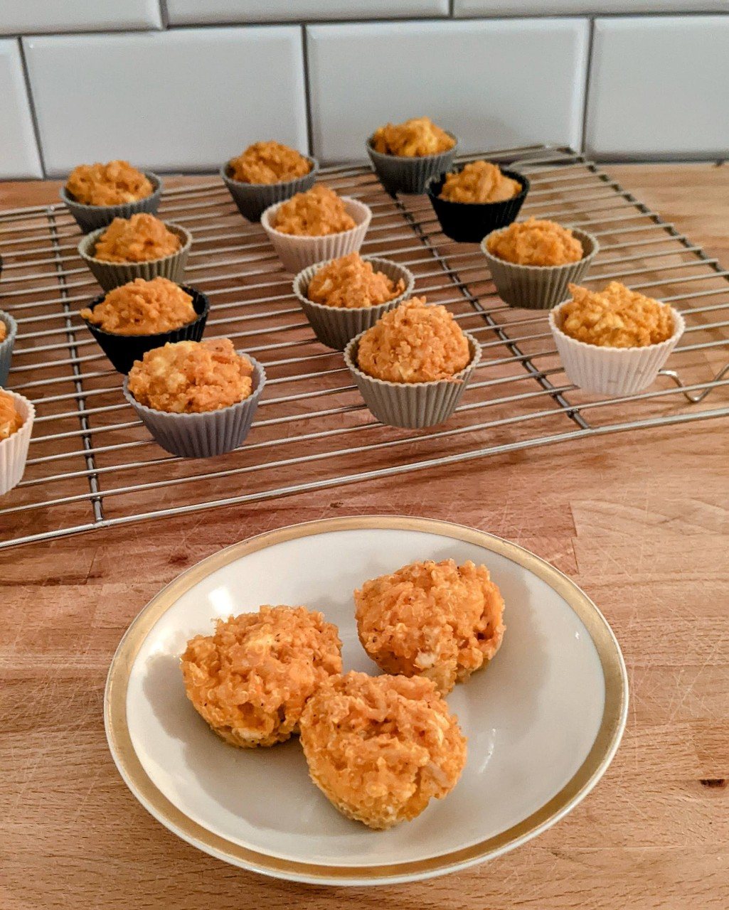 Buffalo Chicken Quinoa Bites
